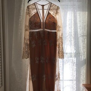 Maternity photos Nude lace dress